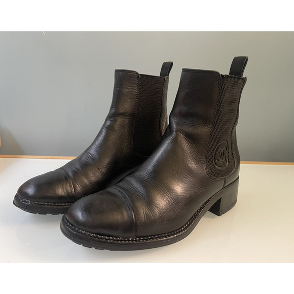 CHANEL Black Cap Toe Ankle Boots Size 40 US 9 Stretch Panel CC Logo - Picture 7 of 7